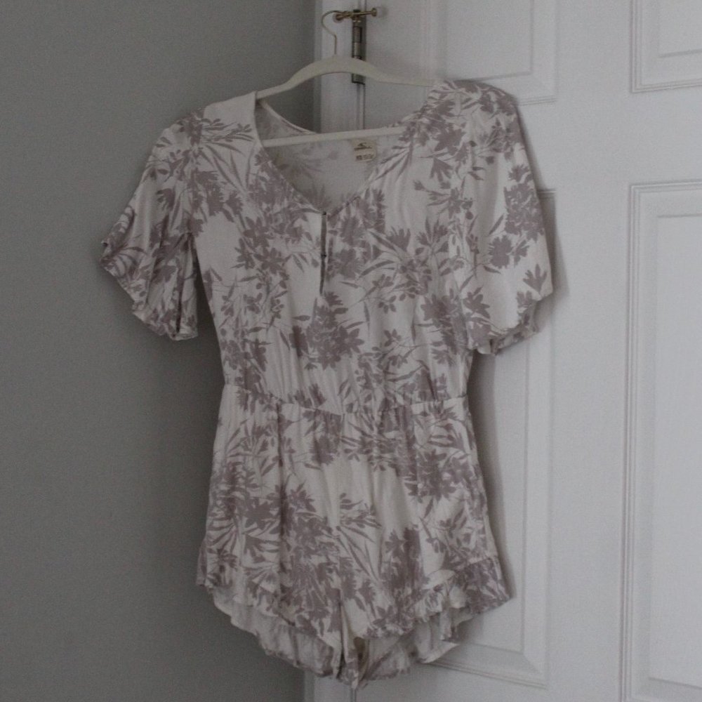 O'Neill tan and white romper